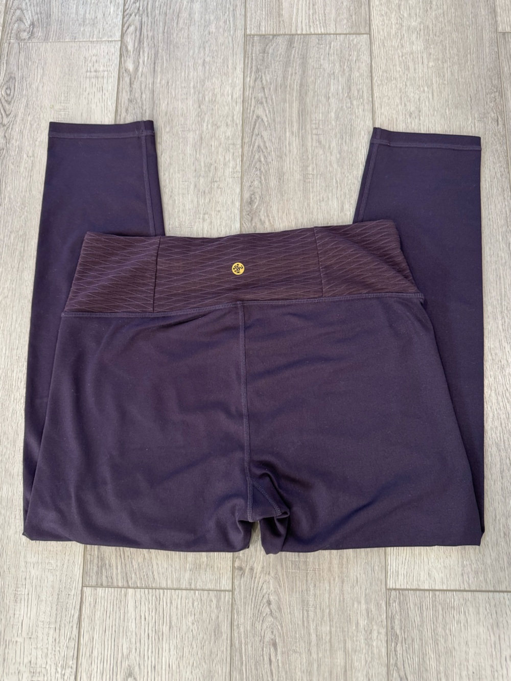 manduka plum cropped workout leggings